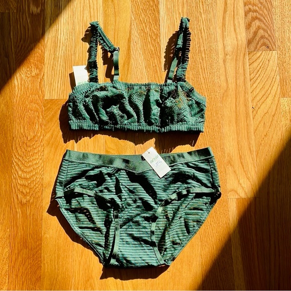 NWT Aerie Forest Green Lace Bralette and Panty Set XS XXS - Picture 12 of 12